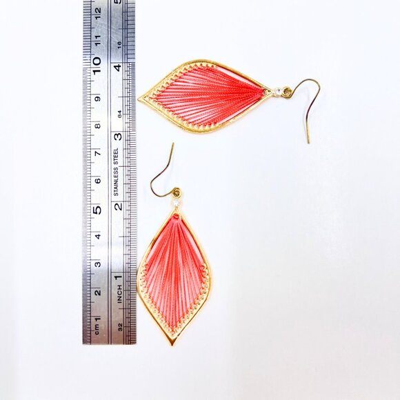 NWT – Charming Charlie – Coral Woven Thread Teardrop Gold Tone 2.75” Earrings - Picture 6 of 8
